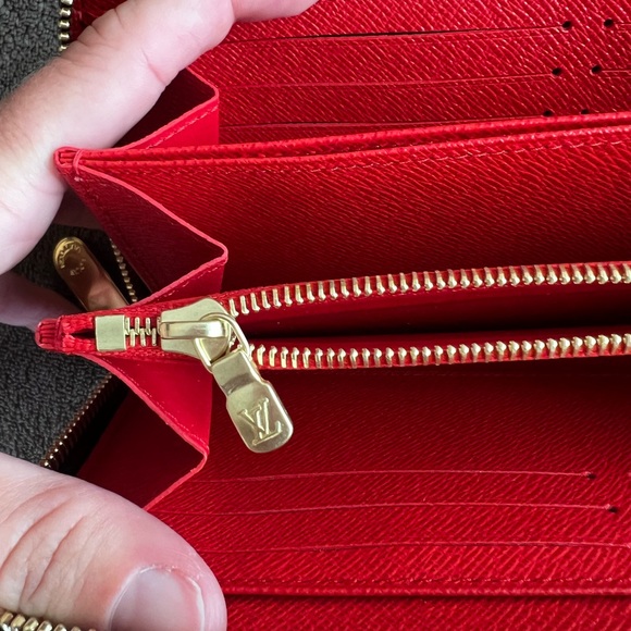 LOUIS VUITTON MONOGRAM ZIPPY WALLET LONG - Picture 6 of 14